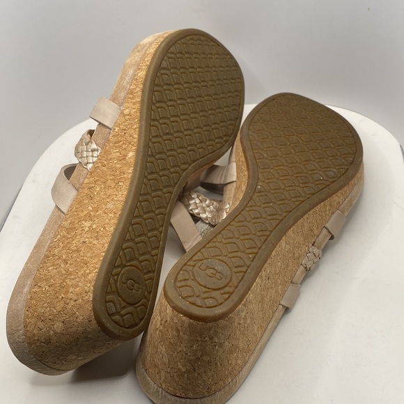 UGG Maddie Wedge Sandal - Picture 8 of 9
